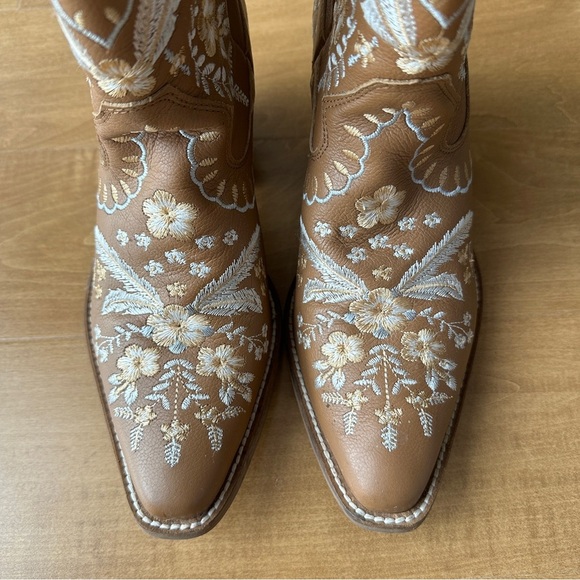 Dingo Primrose Leather Bootie, Brown Embroidered Floral Western Boots, Size 8.5 - Picture 11 of 16